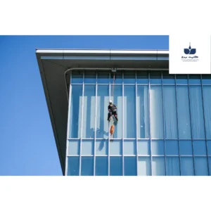 أدوات تنظيف الواجهات الزجاجية